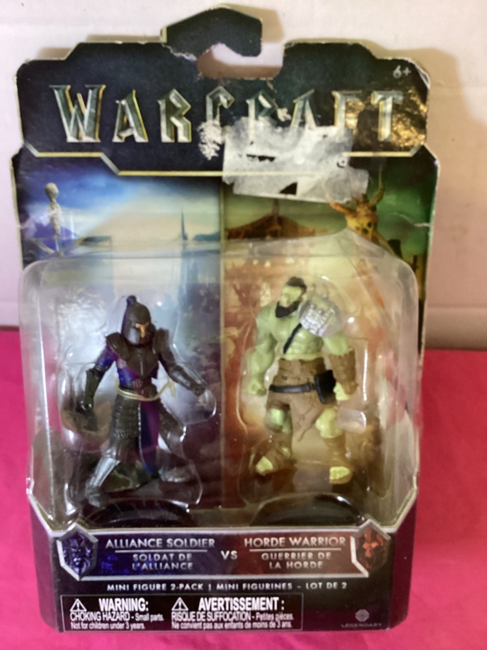 561-Warcraft Alliance Soldier vs Horde Warrior Mini Figure 2 Pack
